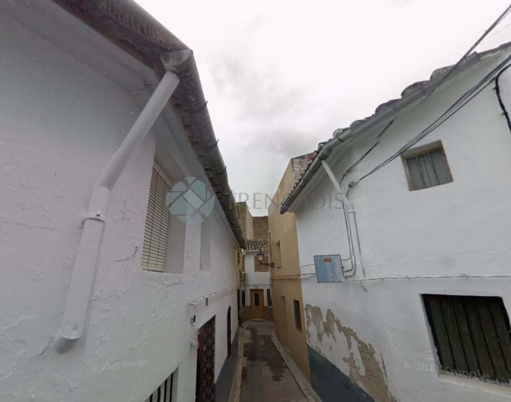 3 bedroom Townhouse for sale in Chiva - € 34,000 (Ref: 9603537)