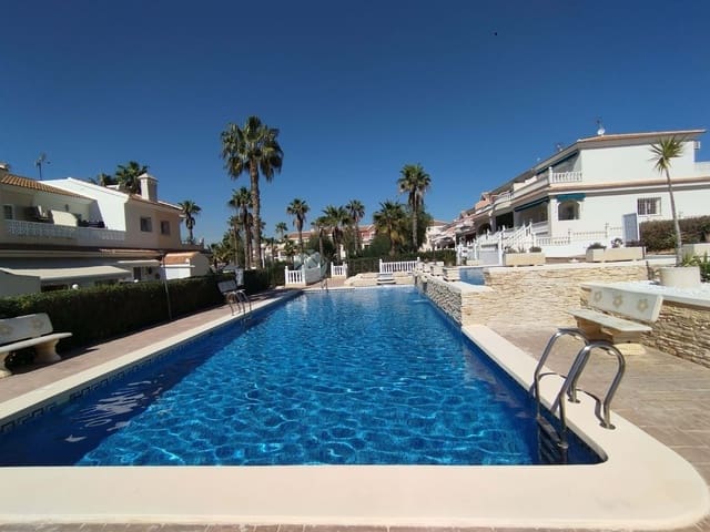 3 slaapkamer Rijtjeshuis te koop in Benijófar - € 199.000 (Ref: 9610018)