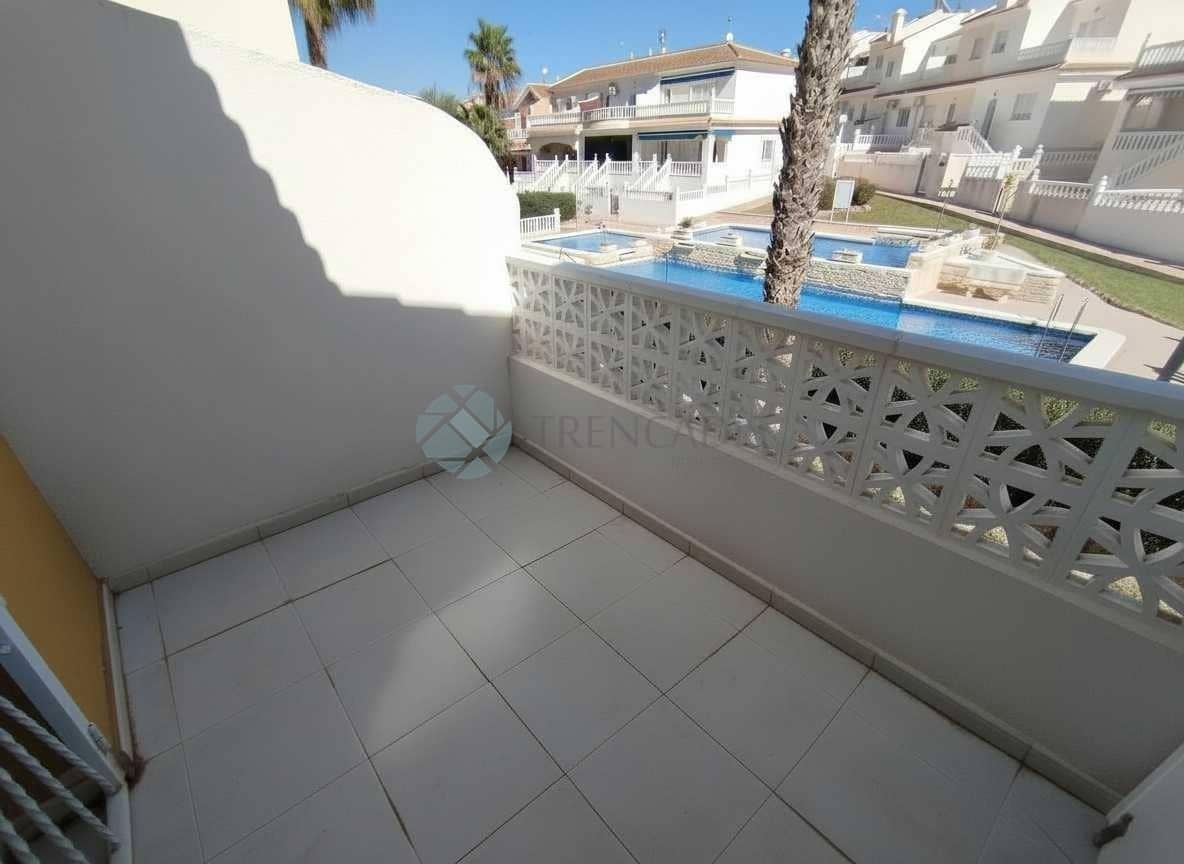 Adosado de 3 habitaciones en Benijófar en venta - 199.000 € (Ref: 9610018)