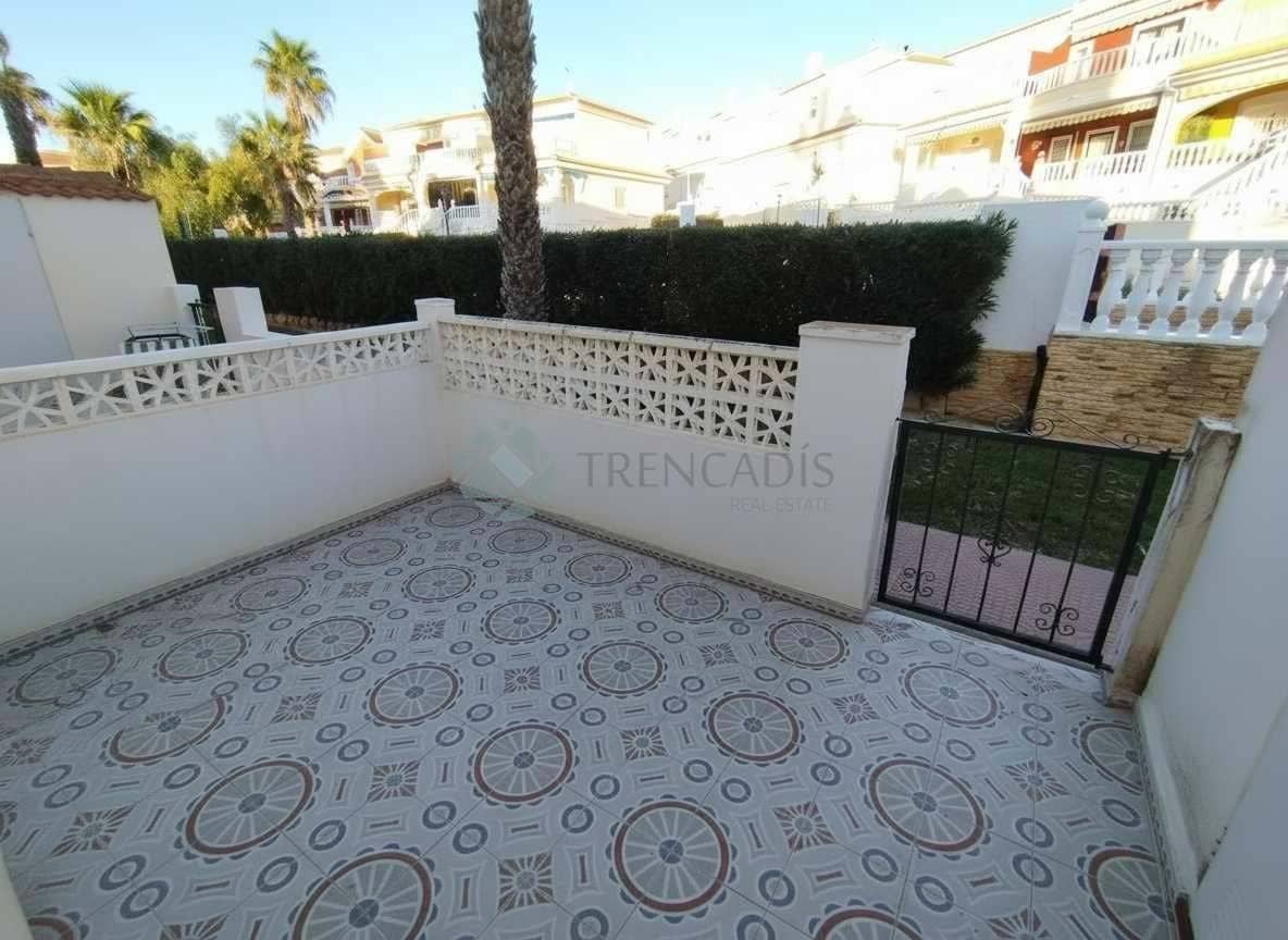 Adosado de 3 habitaciones en Benijófar en venta - 199.000 € (Ref: 9610018)