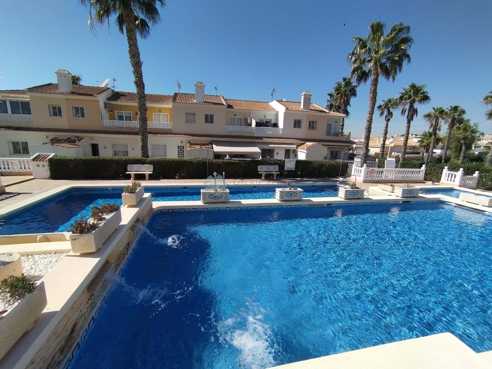 Adosado de 3 habitaciones en Benijófar en venta - 199.000 € (Ref: 9610018)