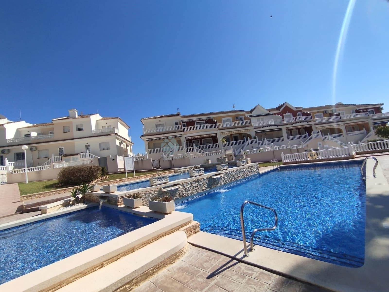 Adosado de 3 habitaciones en Benijófar en venta - 199.000 € (Ref: 9610018)