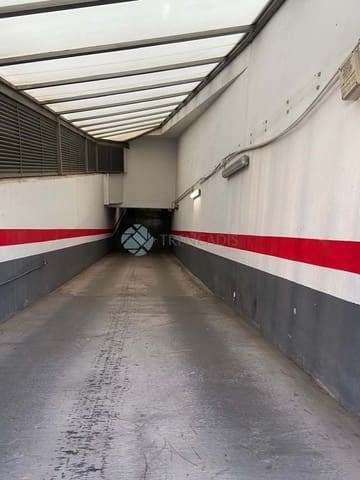 Garaje en València ciudad en venta - 25.500 € (Ref: 9610243)