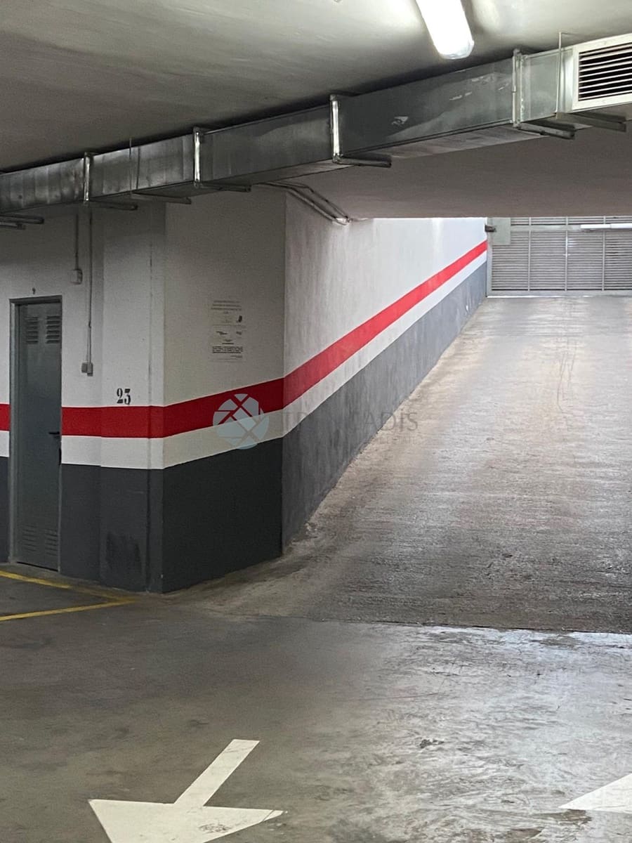 Garage for sale in Valencia city - € 25,500 (Ref: 9610243)