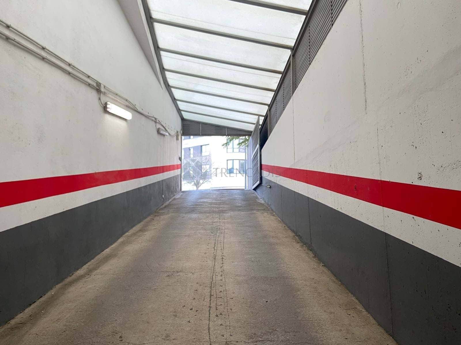 Garage for sale in Valencia city - € 25,500 (Ref: 9610243)