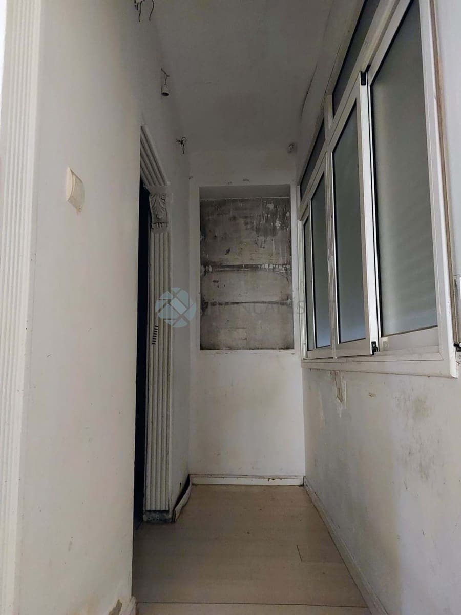 3 soverom Leilighet til salgs i Barcelona by - € 180 000 (Ref: 9614262)