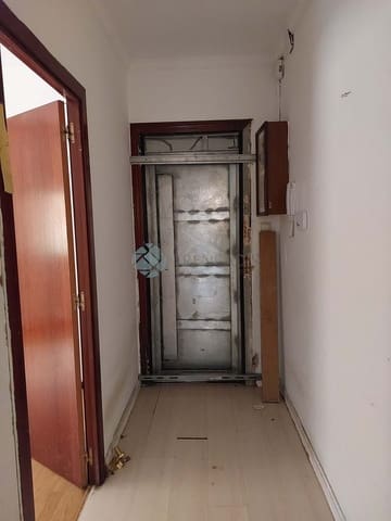 3 soverom Leilighet til salgs i Barcelona by - € 180 000 (Ref: 9614262)