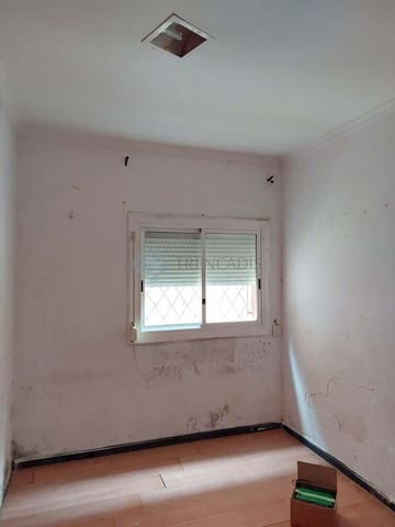 3 soverom Leilighet til salgs i Barcelona by - € 180 000 (Ref: 9614262)