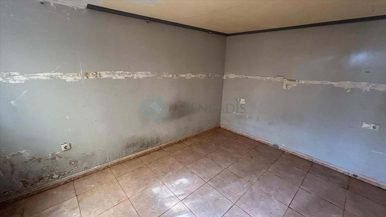 3 bedroom Terraced Villa for sale in La Vall d'Uixo - € 99,000 (Ref: 9617142)