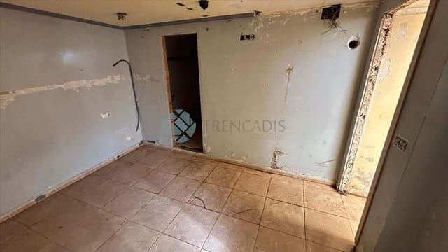 3 bedroom Terraced Villa for sale in La Vall d'Uixó - € 99,000 (Ref: 9617142)