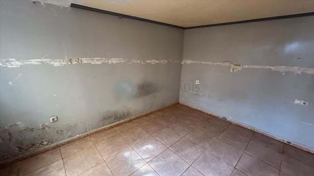 3 bedroom Terraced Villa for sale in La Vall d'Uixó - € 99,000 (Ref: 9617142)