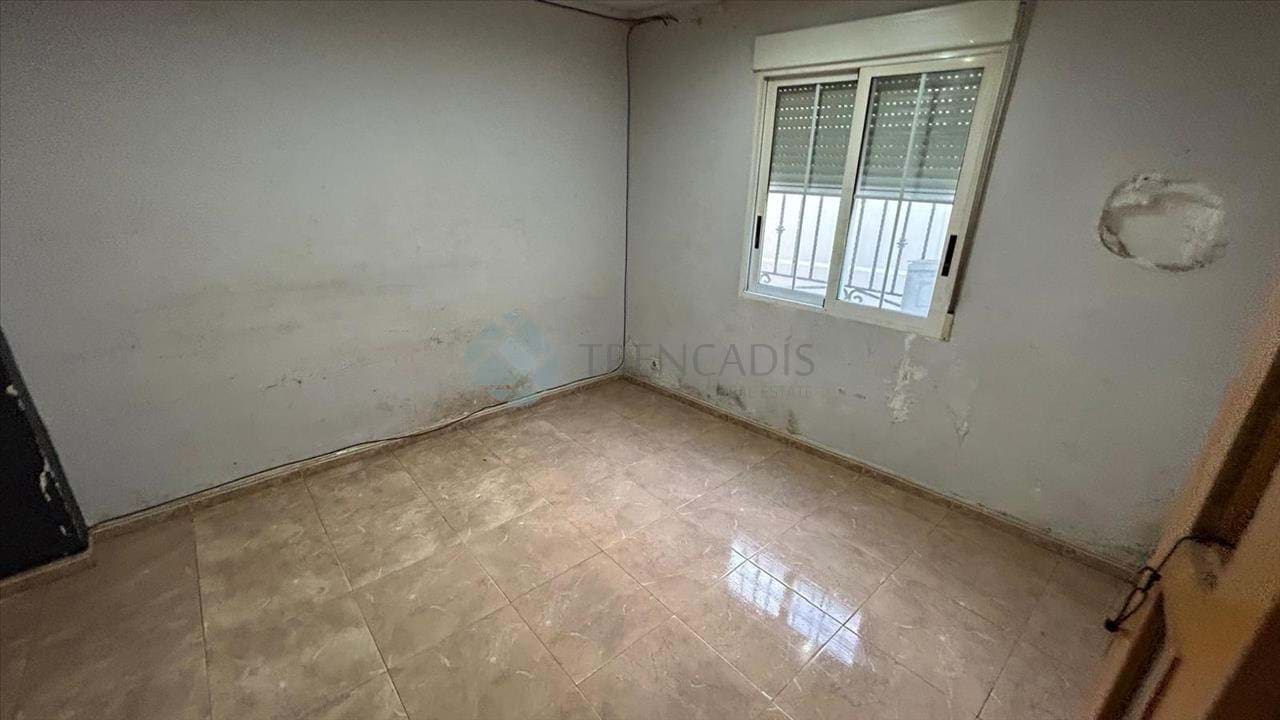 3 bedroom Terraced Villa for sale in La Vall d'Uixo - € 99,000 (Ref: 9617142)