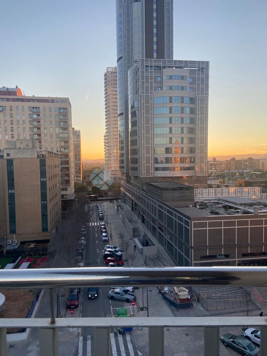 3 bedroom Apartment for sale in Valencia city with garage - € 360,000 (Ref: 9618745)