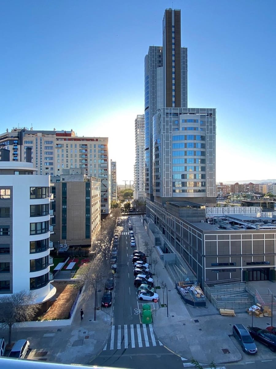 3 bedroom Apartment for sale in Valencia city with garage - € 360,000 (Ref: 9618745)