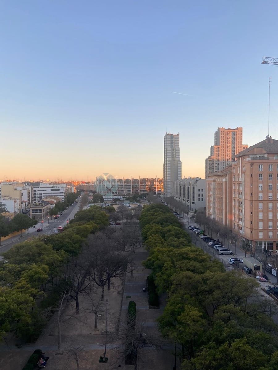 3 bedroom Apartment for sale in Valencia city with garage - € 360,000 (Ref: 9618745)