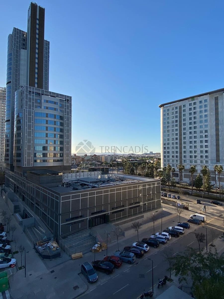 3 bedroom Apartment for sale in Valencia city with garage - € 360,000 (Ref: 9618745)