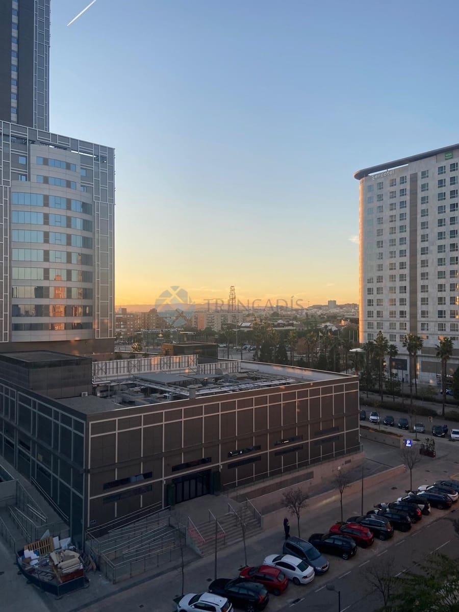 3 bedroom Apartment for sale in Valencia city with garage - € 360,000 (Ref: 9618745)