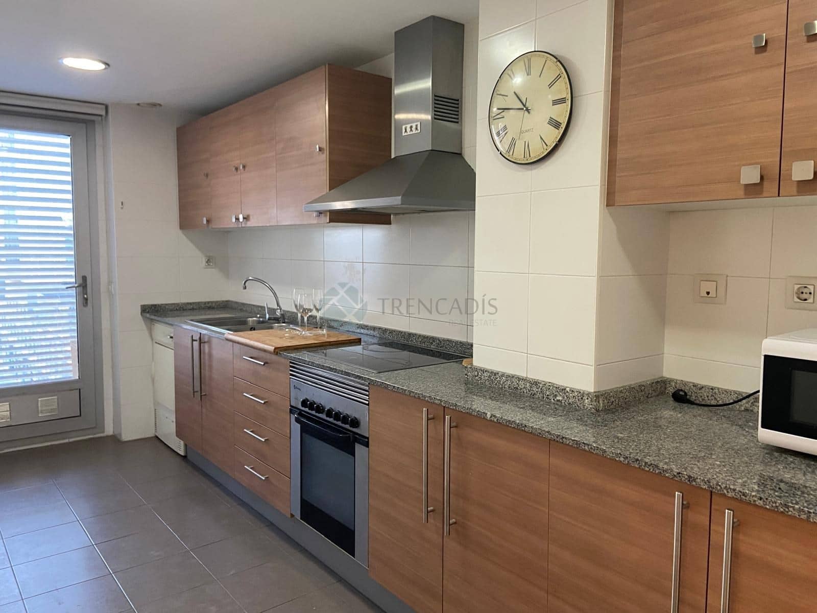 3 bedroom Apartment for sale in Valencia city with garage - € 360,000 (Ref: 9618745)