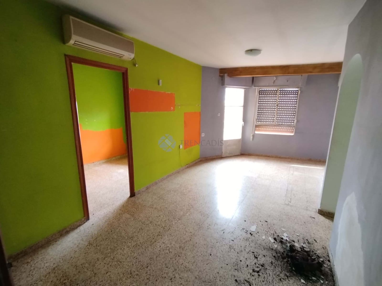 Apartamento de 3 habitaciones en Ayora en venta - 58.500 € (Ref: 9628337)