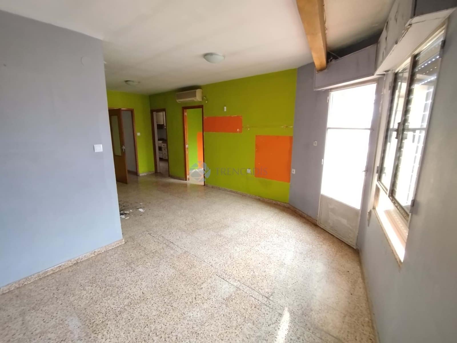 Apartamento de 3 habitaciones en Ayora en venta - 58.500 € (Ref: 9628337)