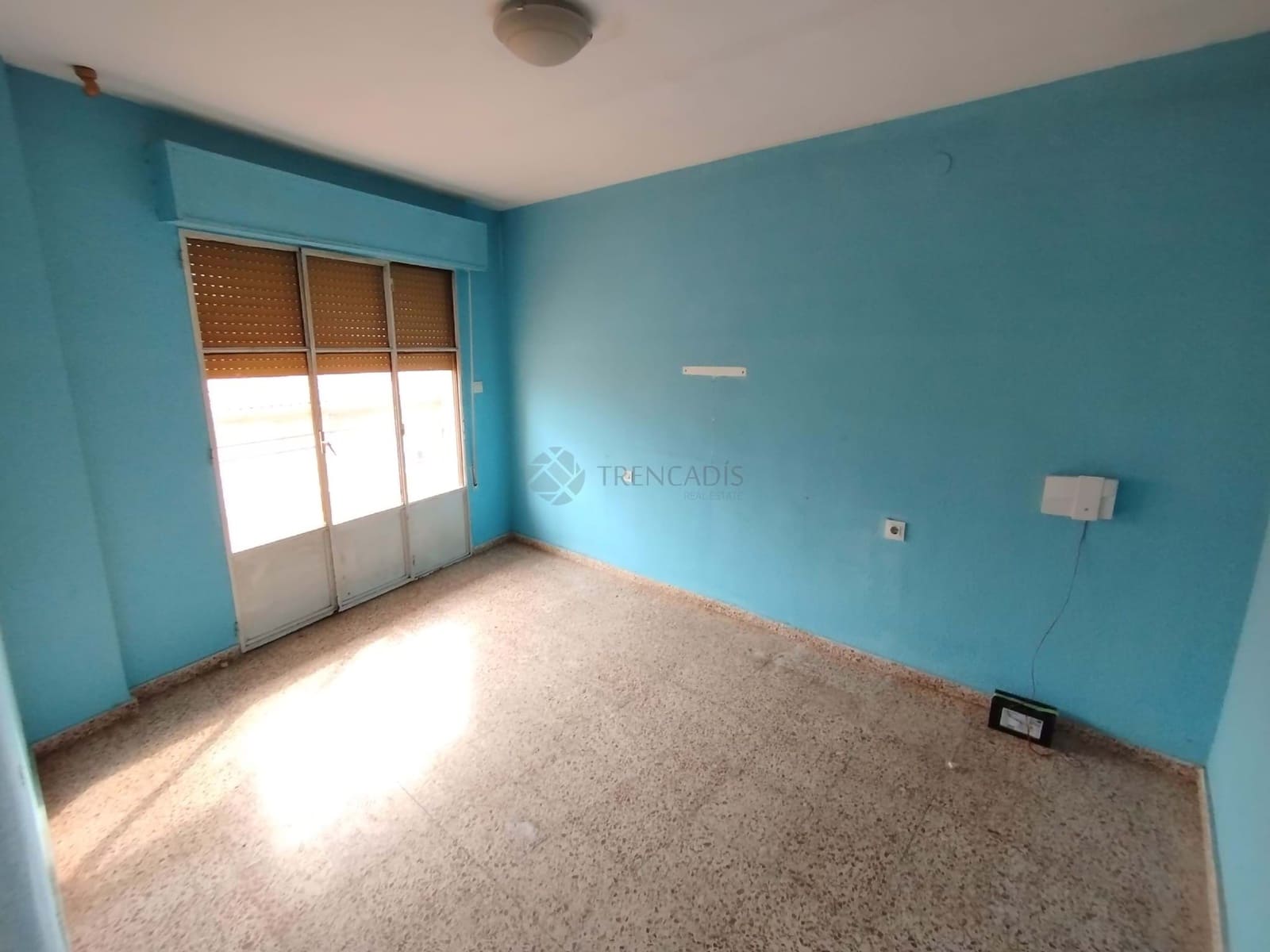 Apartamento de 3 habitaciones en Ayora en venta - 58.500 € (Ref: 9628337)