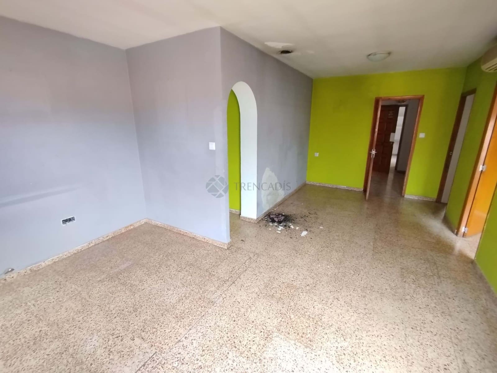 Apartamento de 3 habitaciones en Ayora en venta - 58.500 € (Ref: 9628337)
