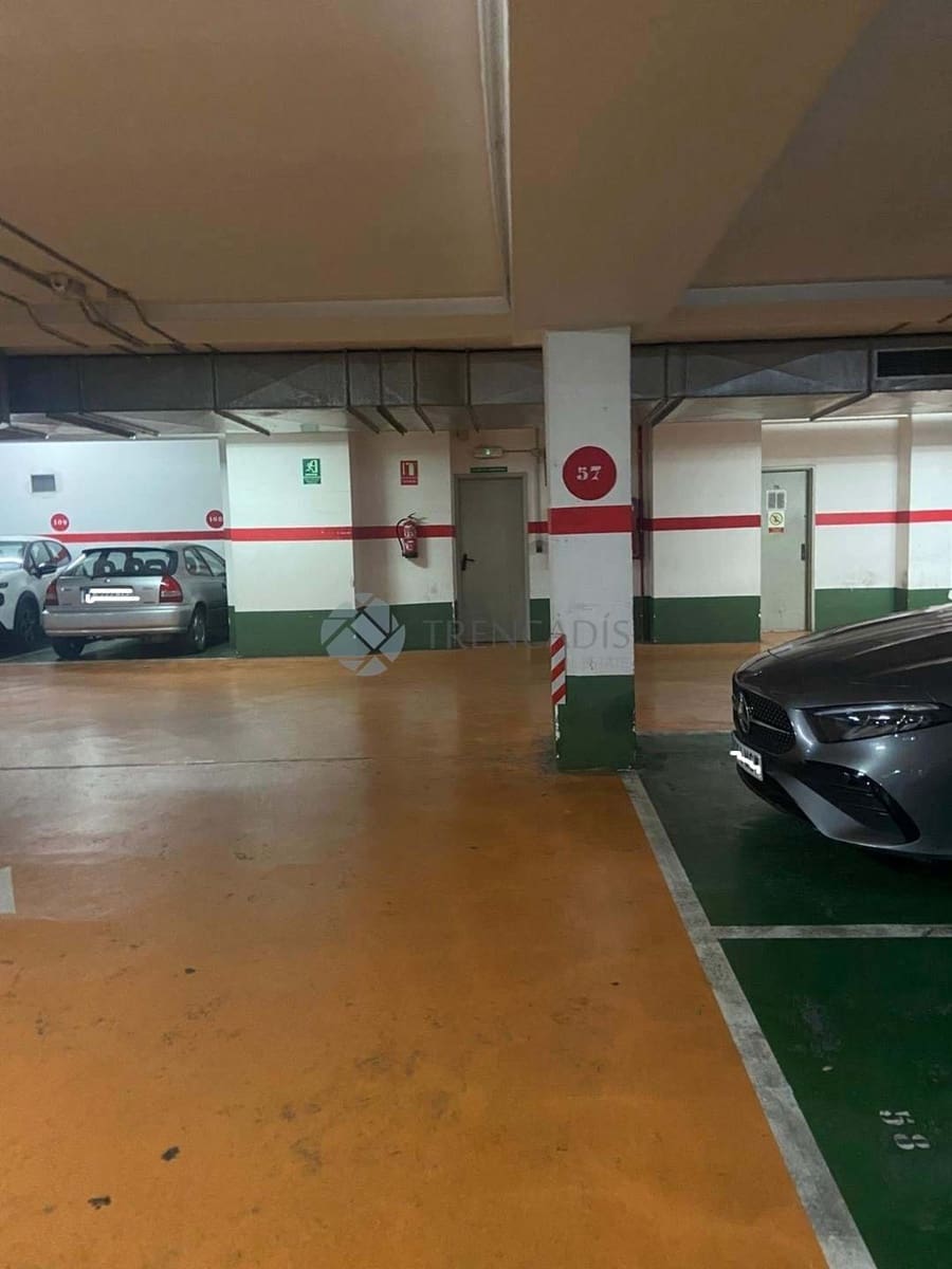 Garasje til salgs i Valencia by - € 32 000 (Ref: 9632708)