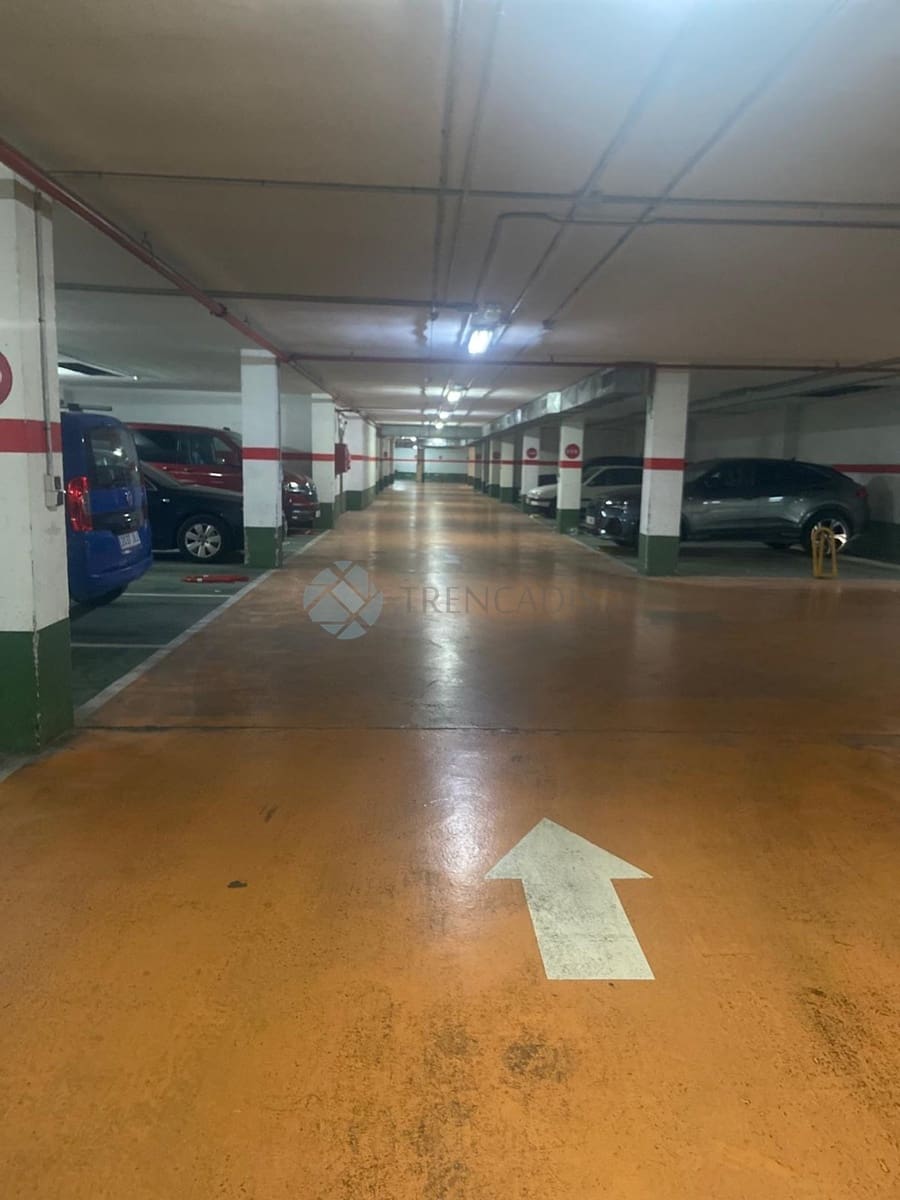 Garasje til salgs i Valencia by - € 32 000 (Ref: 9632708)