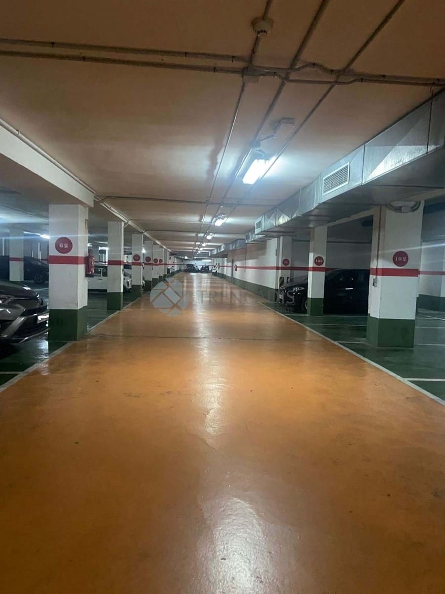 Garasje til salgs i Valencia by - € 32 000 (Ref: 9632708)