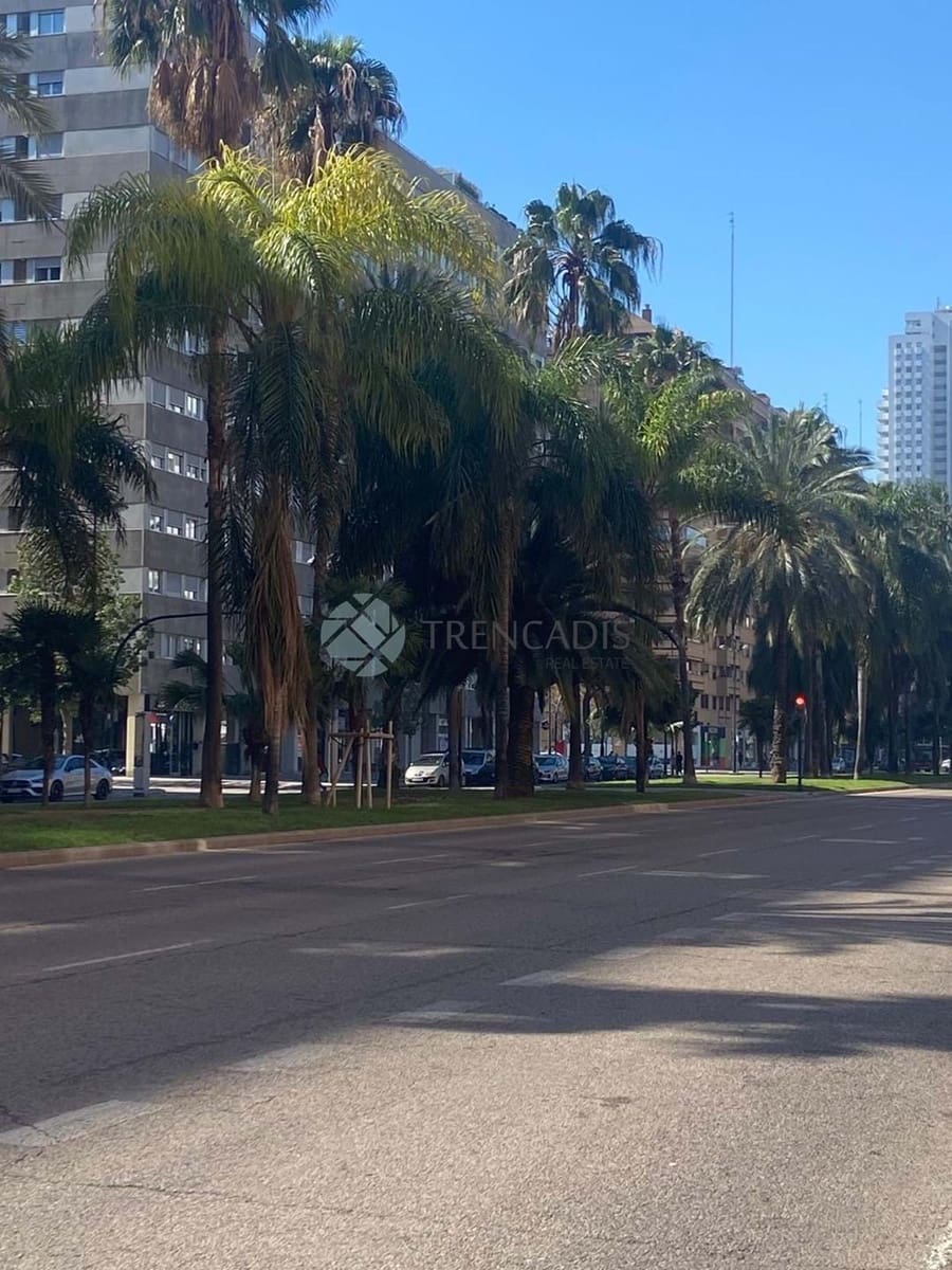 Garasje til salgs i Valencia by - € 32 000 (Ref: 9632708)