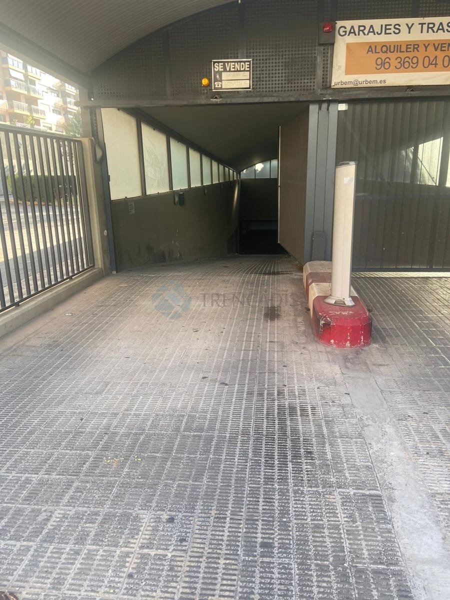 Garasje til salgs i Valencia by - € 32 000 (Ref: 9632708)