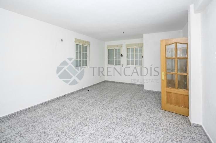 Casa de 3 habitaciones en Ugena en venta - 250.000 € (Ref: 9665446)