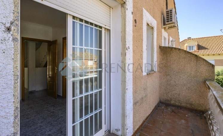 Casa de 3 habitaciones en Ugena en venta - 250.000 € (Ref: 9665446)