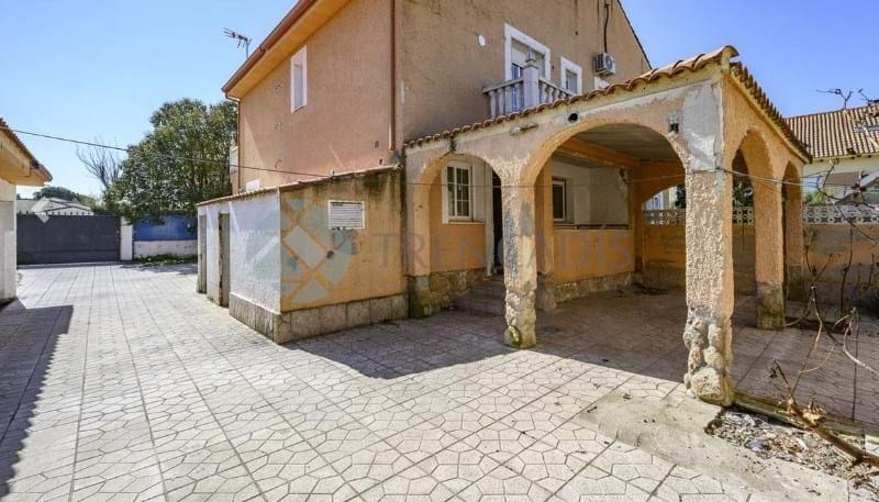 Casa de 3 habitaciones en Ugena en venta - 250.000 € (Ref: 9665446)