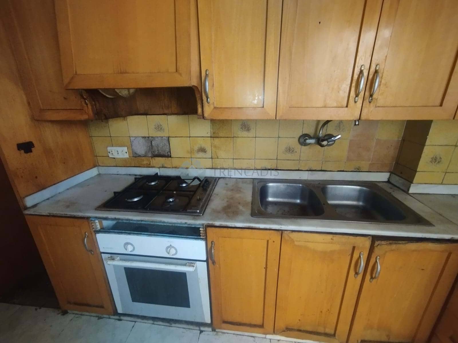 4 bedroom Apartment for sale in Novelda - € 85,000 (Ref: 9739303)