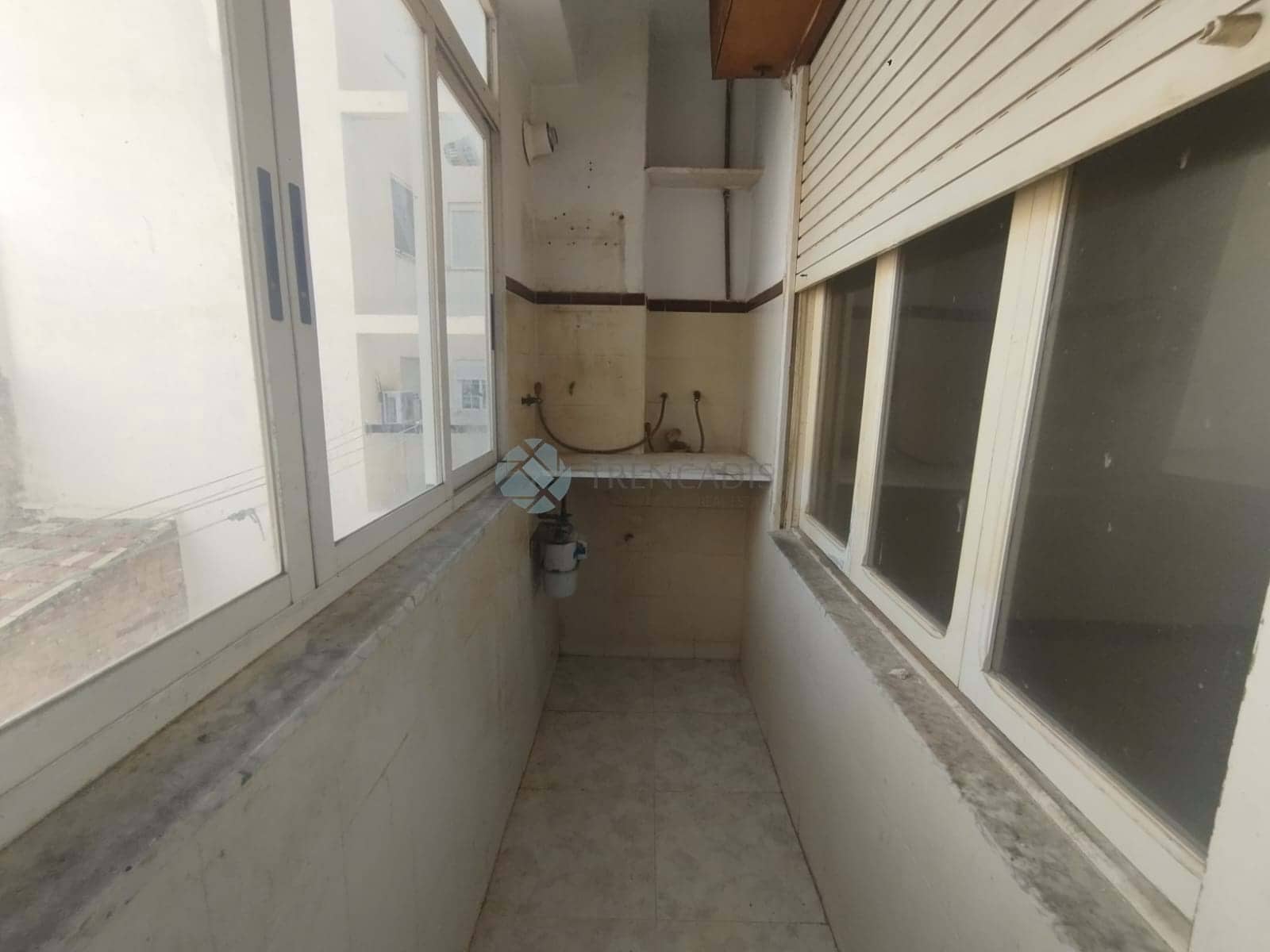 4 bedroom Apartment for sale in Novelda - € 85,000 (Ref: 9739303)