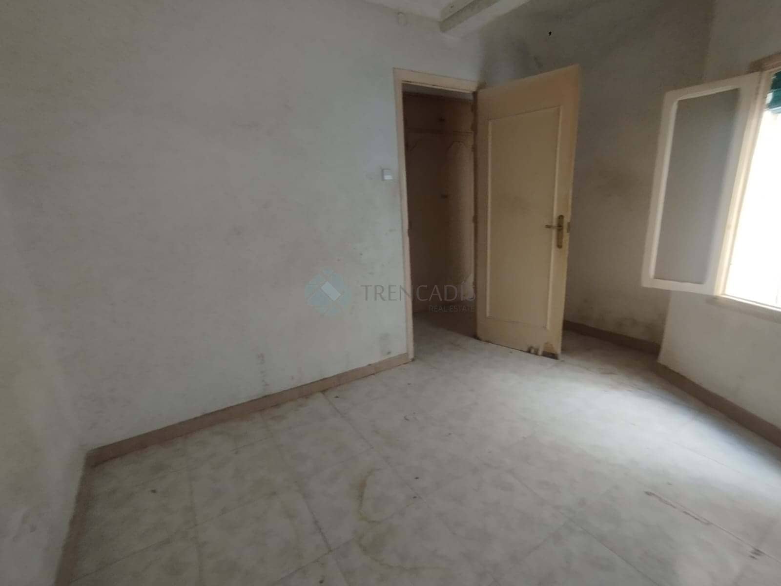 4 bedroom Apartment for sale in Novelda - € 85,000 (Ref: 9739303)