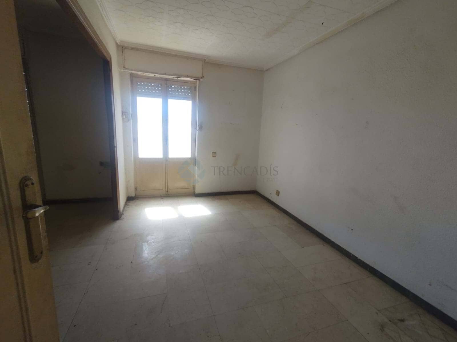 4 bedroom Apartment for sale in Novelda - € 85,000 (Ref: 9739303)