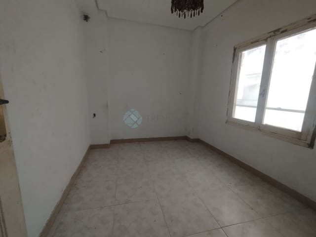 4 bedroom Apartment for sale in Novelda - € 85,000 (Ref: 9739303)