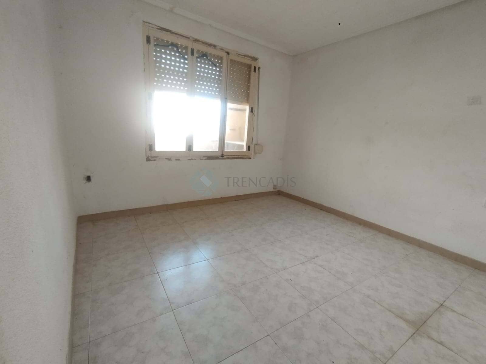 4 bedroom Apartment for sale in Novelda - € 85,000 (Ref: 9739303)