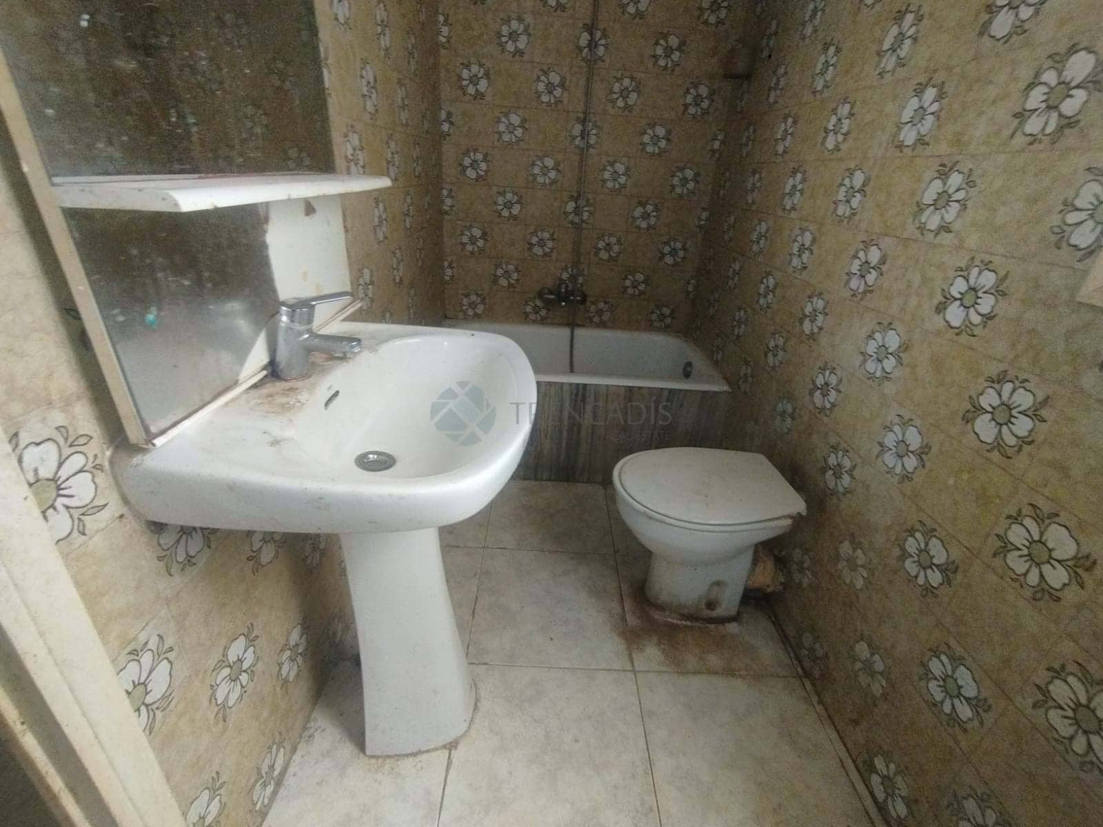 4 bedroom Apartment for sale in Novelda - € 85,000 (Ref: 9739303)