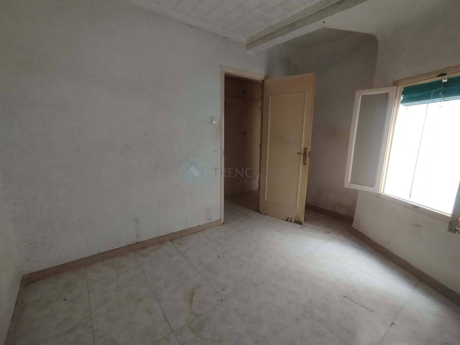 4 bedroom Apartment for sale in Novelda - € 85,000 (Ref: 9739303)