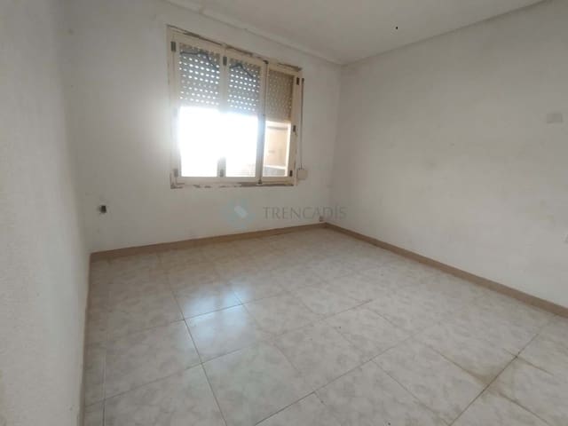 4 bedroom Apartment for sale in Novelda - € 85,000 (Ref: 9739303)