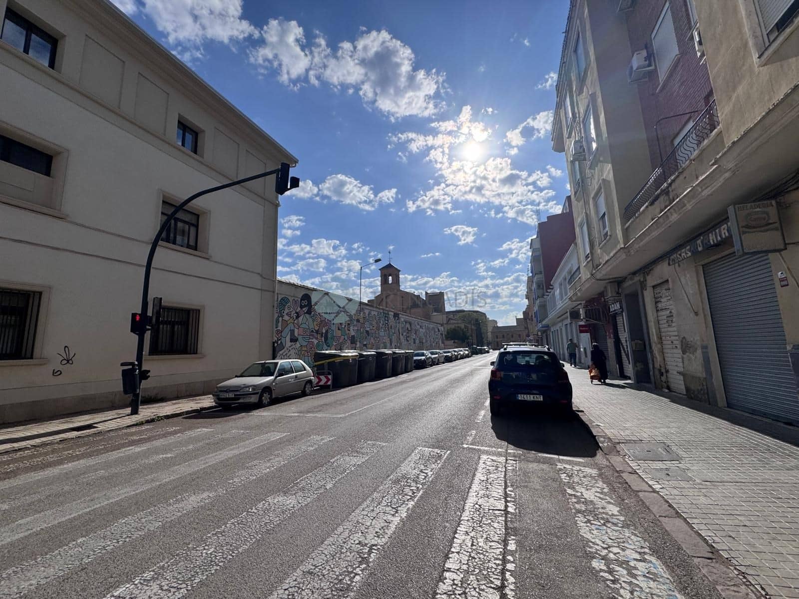 Commercieel te koop in Valencia stad - € 75.000 (Ref: 9863878)