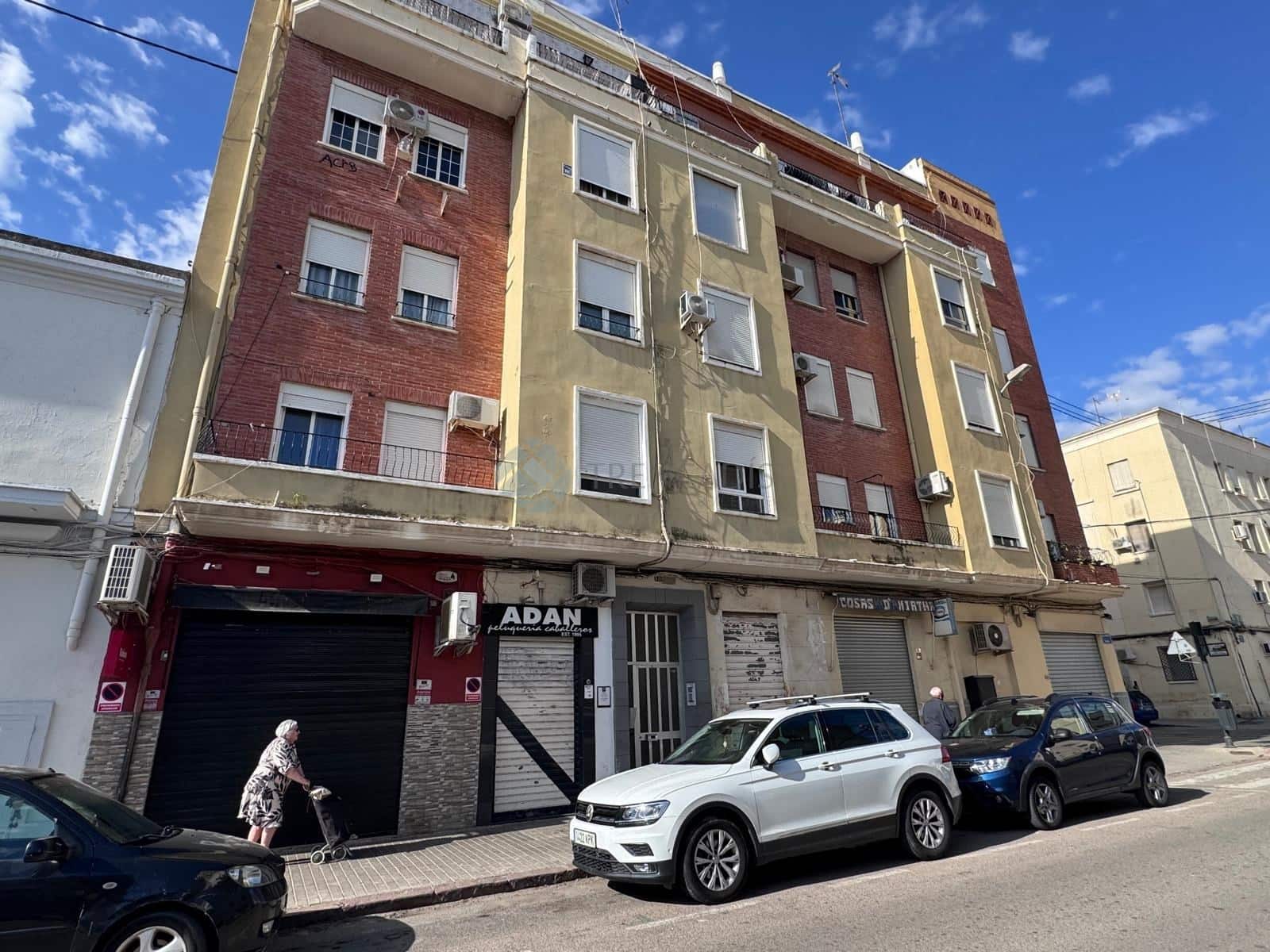 Commercieel te koop in Valencia stad - € 75.000 (Ref: 9863878)