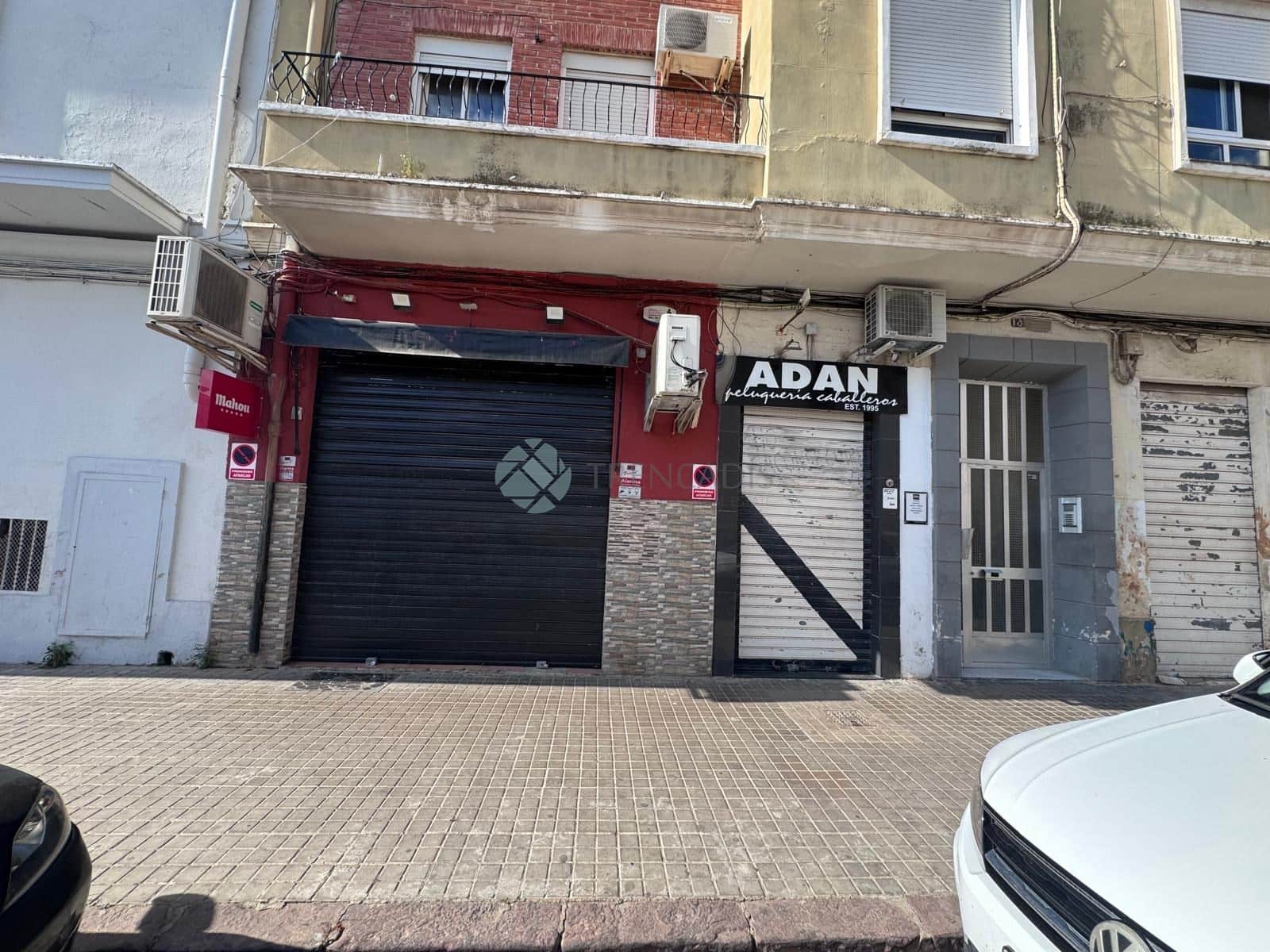 Commercieel te koop in Valencia stad - € 75.000 (Ref: 9863878)