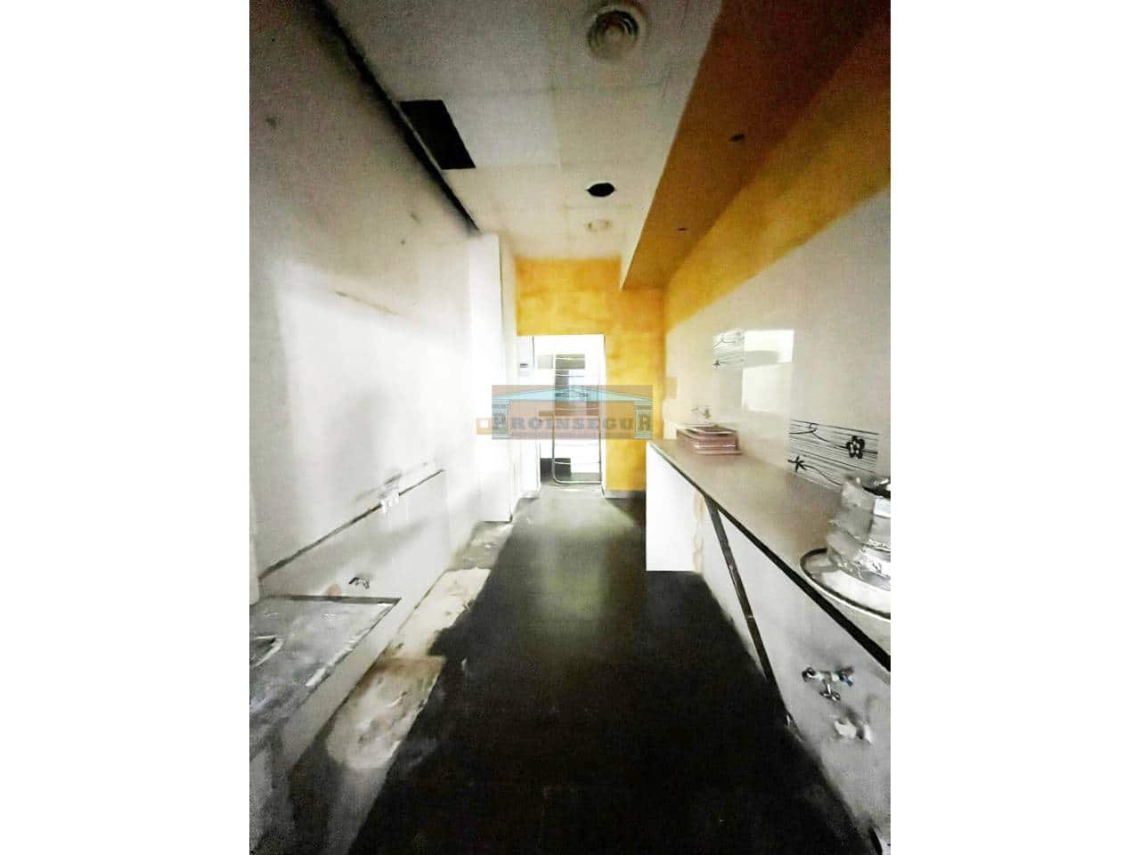 2 bedroom Commercial for sale in Alhaurin el Grande - € 265,000 (Ref: 9446882)