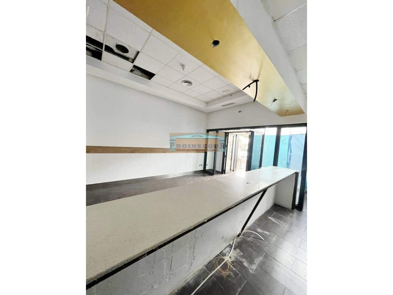 2 bedroom Commercial for sale in Alhaurin el Grande - € 265,000 (Ref: 9446882)