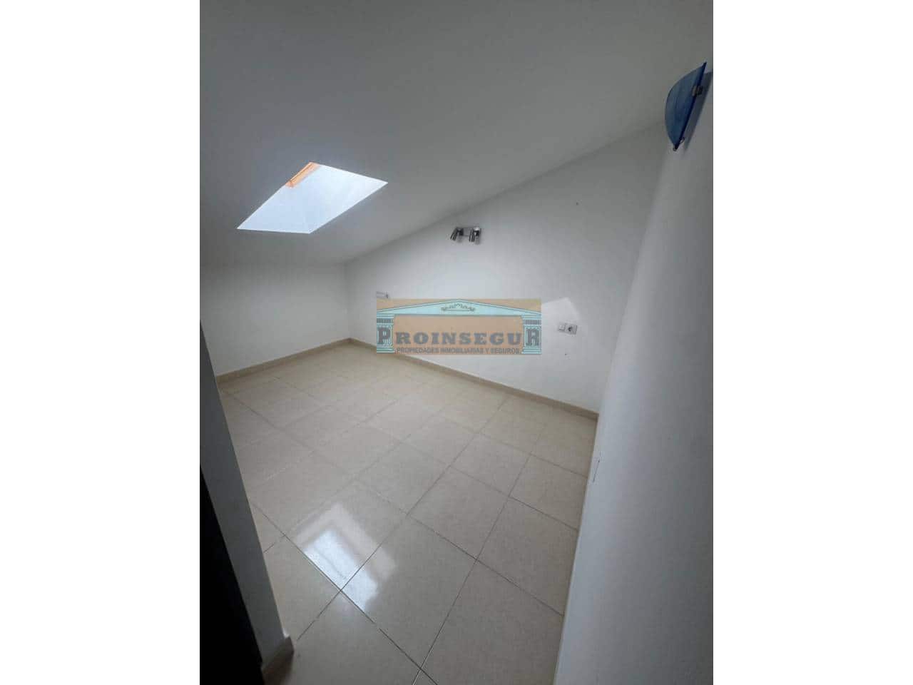 4 chambre Villa/Maison Mitoyenne à vendre à Estacion de Cartama avec piscine garage - 359 000 € (Ref: 9559035)