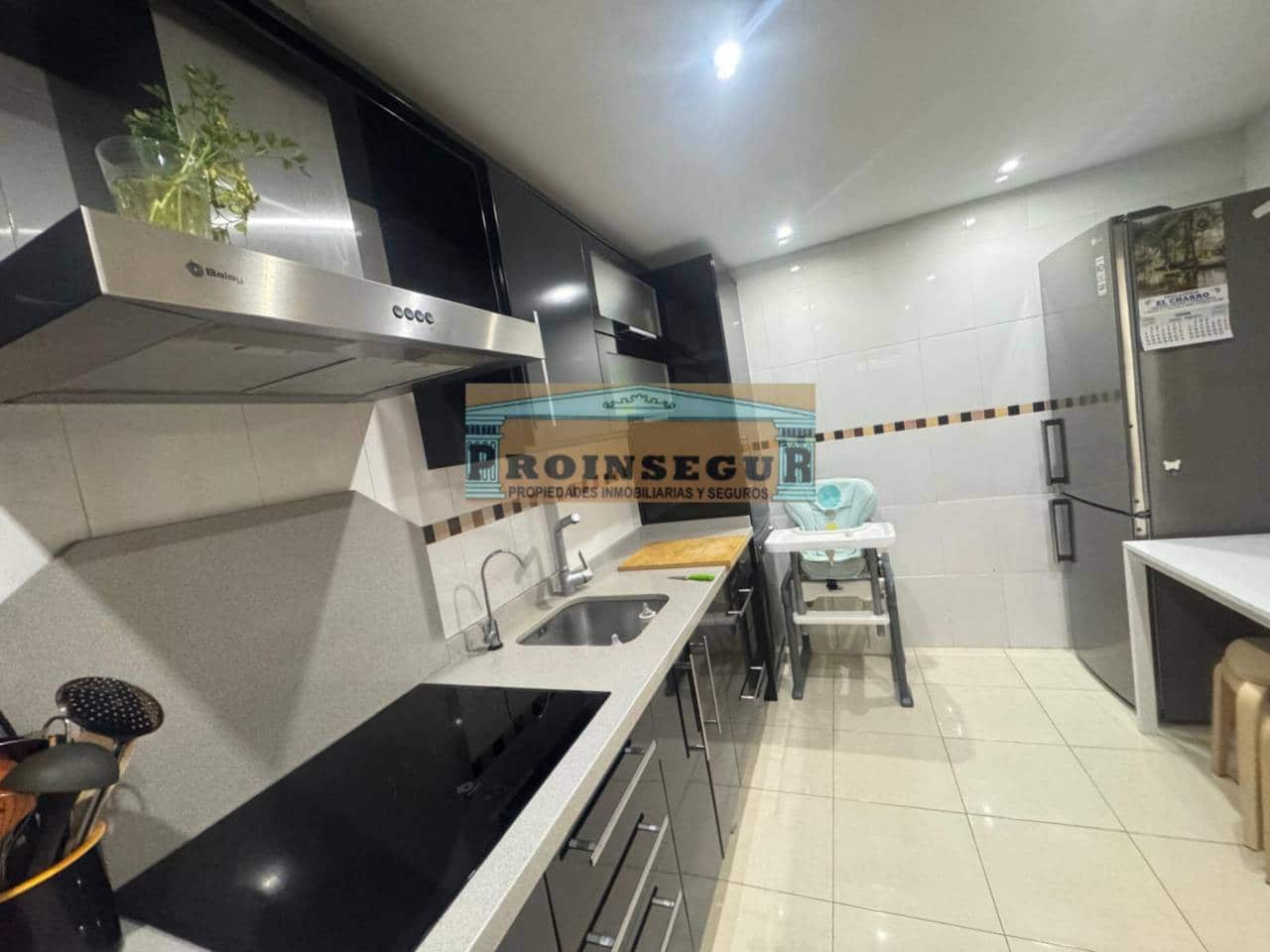 4 chambre Villa/Maison Mitoyenne à vendre à Estacion de Cartama avec piscine garage - 359 000 € (Ref: 9559035)